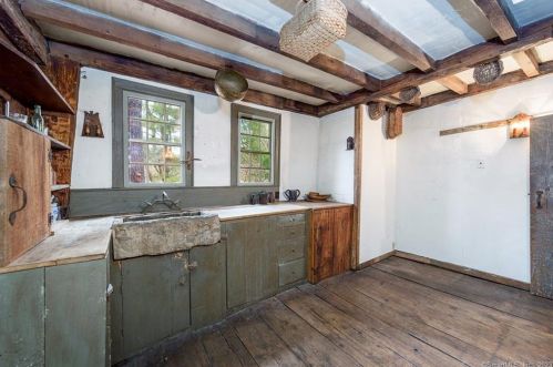 329 Chewink Rd, North Windham CT  06235-2713 exterior