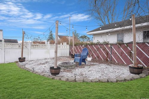 309 12th St, Babylon NY  11704-3106 exterior