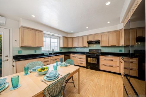 11225 Westonhill Dr, San Diego CA  92126-1447 exterior