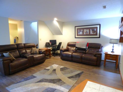 1501 Whispering Pines Ln, Bellefontaine OH  43311-9263 exterior