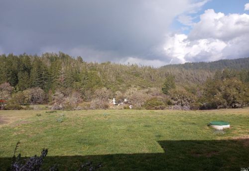 5480 Canyon Rd, Willits CA  95490-9242 exterior