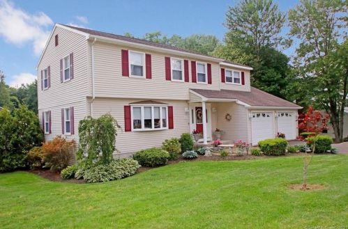 220 Old Farm Rd, Wapping, CT 06074-1559