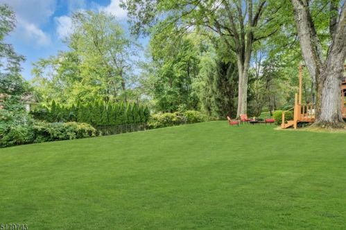 121 Southern Blvd, Chatham Township NJ 07928-1323 exterior