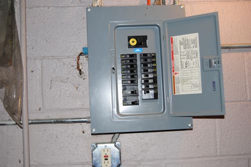 8339 Lk Dr, Milwaukee WI 53217-2816 exterior