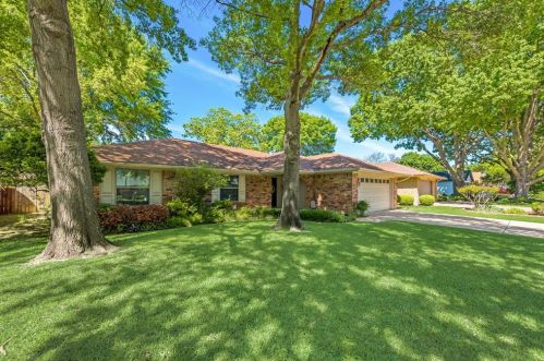 1005 Westminster Ln, Midlothian TX  76063-2561 exterior