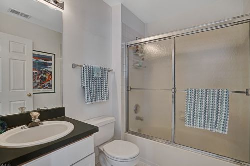 20 Four Oaks Rd, Bedminster NJ  07921-2048 exterior