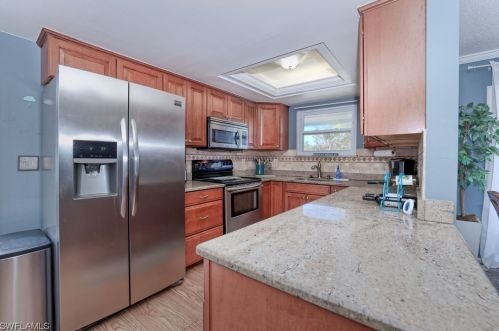 208 Connecticut St, Fort Myers Beach, FL 33931-3704