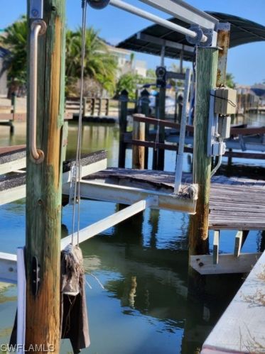 331 Washington Ct, Fort Myers Beach FL  33931-3735 exterior