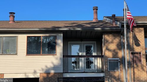 3 Lancaster Est, Mount Joy, PA 17552-1701