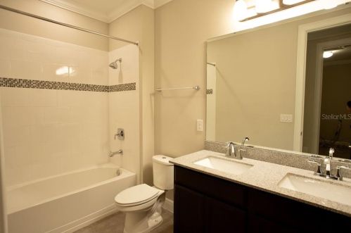 8137 Chilton Dr, Orlando FL 32836 exterior