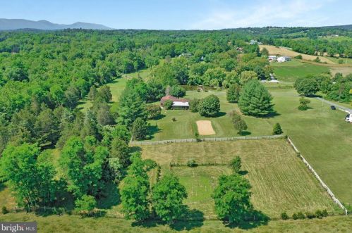 2204 Brook Creek Rd, Toms Brook VA  22660-2544 exterior