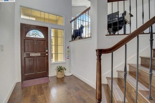 19947 Crow Creek Rd, Hayward, CA 94552-3723
