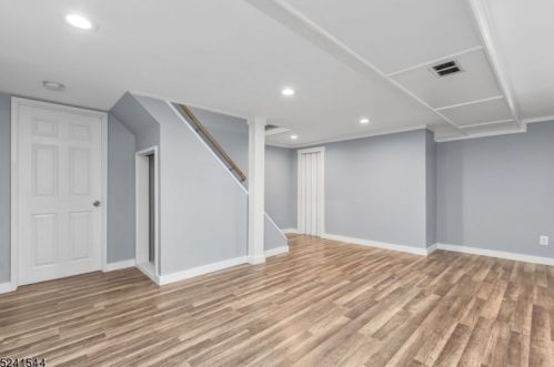 336 Hoe Ave, Scotch Plains NJ  07076-1135 exterior