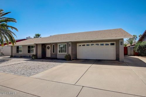 15 Angela Dr, Phoenix, AZ 85022-1865