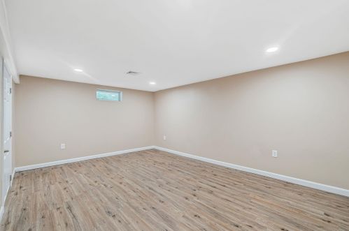 429 Main St, Danville NH  03819-3135 exterior