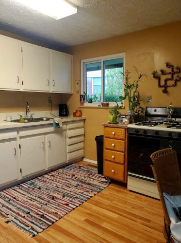 12185 Benadir Rd, Cincinnati, OH 45246-1952