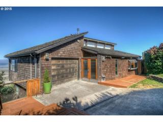1409 Spring St, Newport, OR 97365-2429