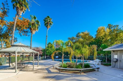 7434 Ranch Ave, Citrus Heights CA  95610-7462 exterior