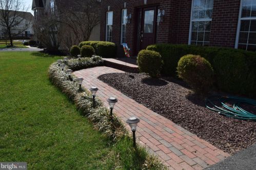 6 Keeneland Ct, Bear, DE 19701-3320