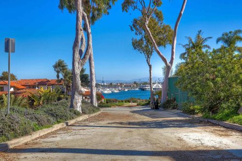 2980 Nichols St, San Diego CA  92106-3425 exterior