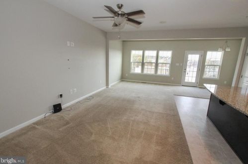 221 Stone Hill Dr, Pottstown, PA 19464-7510
