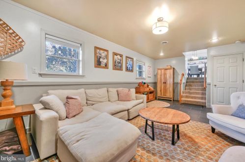 60 Aspen Dr, Mount Joy PA  17552-9512 exterior