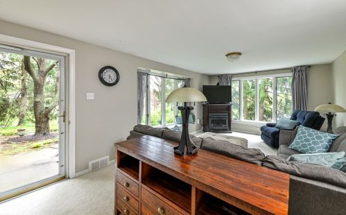 2567 Aldon Dr, Sewickley PA  15143-8612 exterior