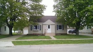 924 8th St, Menasha, WI 54952-2502