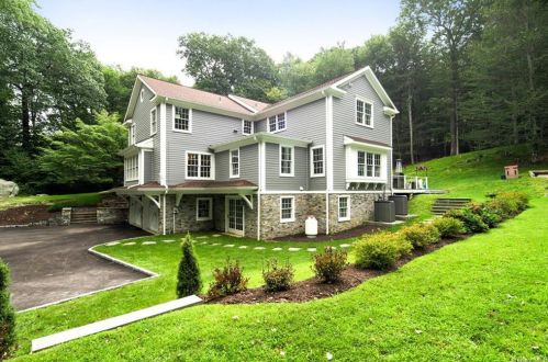 6 Turner Dr, Chappaqua, NY 10514-1110