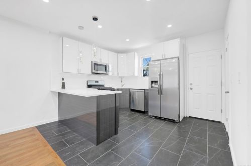 94-38 113th St, Jamaica, NY 11418-1339