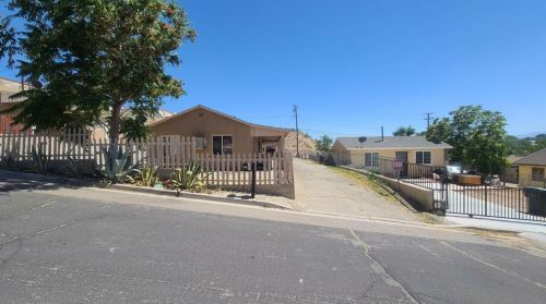 16925 Monte Vista St, Victorville, CA 92395-3719