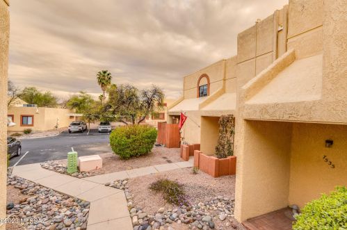 7539 Terrace Dr, Tucson, AZ 85710-5045