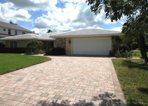 656 Binnacle Dr, Naples FL  34103-2724 exterior