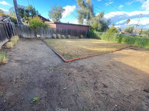 33195 Schaper St, Lake Elsinore CA  92530-6173 exterior