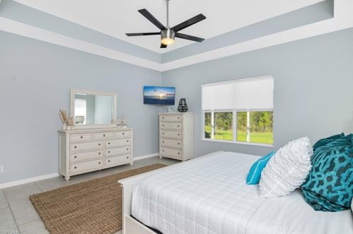 14487 Manchester Dr, Naples FL  34114-8630 exterior