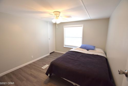 3234 Lodge Dr, Sunny Hills FL  32428-5657 exterior