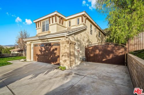 26702 Cardinal Dr, Santa Clarita, CA 91387-6321