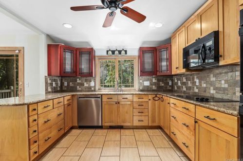 15 Prince Ln, Mahopac, NY 10541-4431