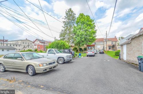 214 Market St, Molino, PA 17961-1906