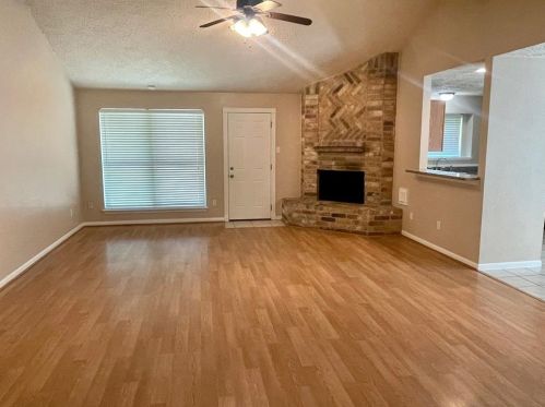 1146 Maple Creek Dr, Morgans Point TX  77571-2760 exterior