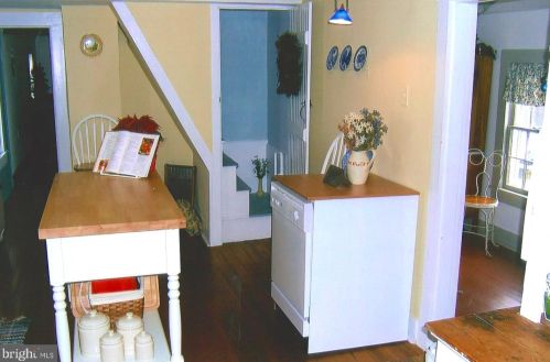 313 6th St, Laurel DE  19956-1555 exterior