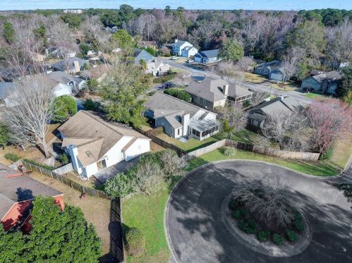 1309 Pilsdon Crst, Mount Pleasant SC  29464-3822 exterior