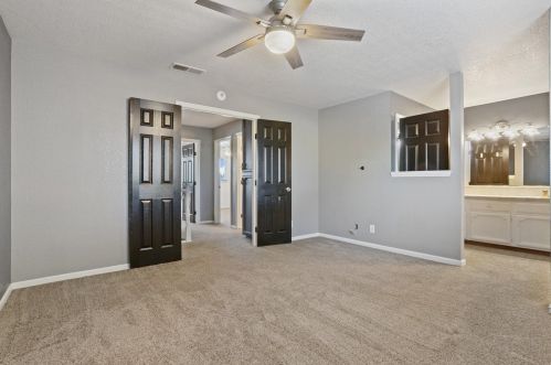 696 Tahoe St, Manteca CA  95337-6853 exterior