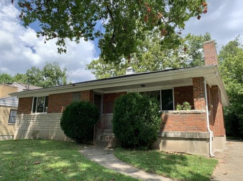 2806 Breezy Way, Cincinnati, OH 45239-5518