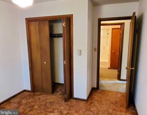 65 Ream Rd, Ephrata PA  17522-9792 exterior
