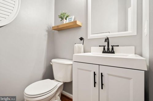 12020 Morningstar Pl, Lovettsville VA  20180-1925 exterior