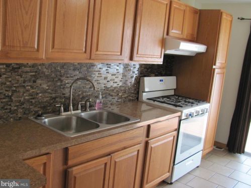 810 Powell St, Gloucester, NJ 08030-2346