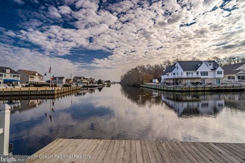 74 Moorage Ave, Berkeley Township NJ 08721-1836 exterior