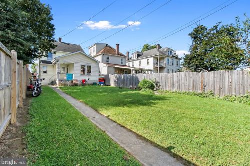 406 Fulton St, Hanover PA 17331-2723 exterior