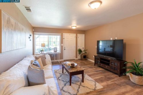 293 William Way, West Pittsburg CA  94565-4706 exterior